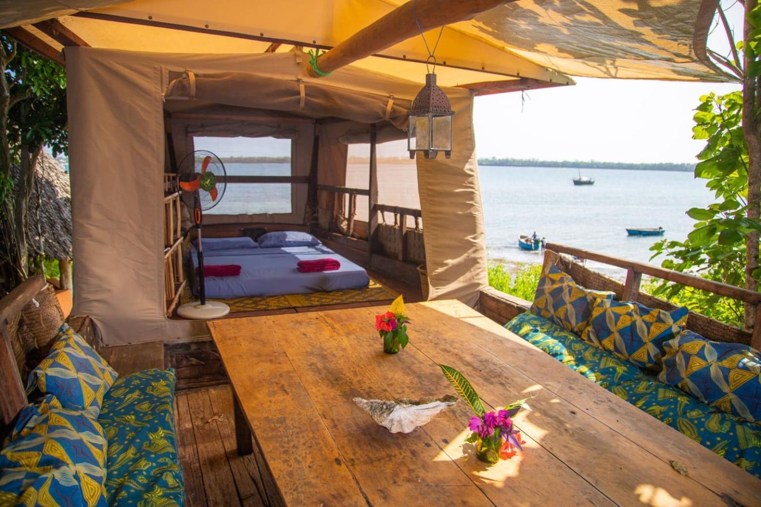 Firefly Eco Retreat Villa Shimoni Exteriör bild