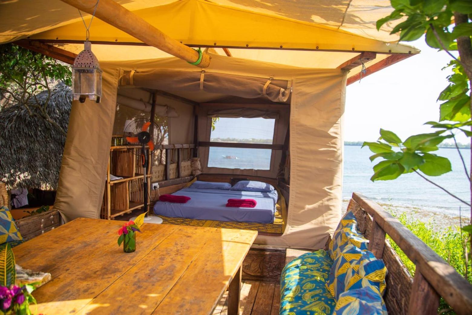 Firefly Eco Retreat Villa Shimoni Exteriör bild